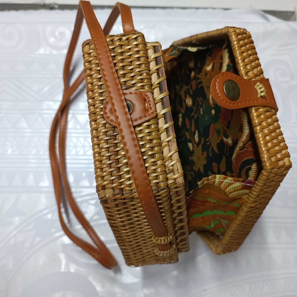 Handwoven Round Rattan Bag - Picture 3 of 4